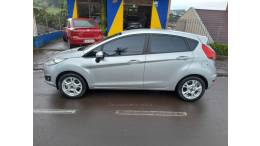 FORD - FIESTA - 2014/2015 - Prata - R$ 46.900,00