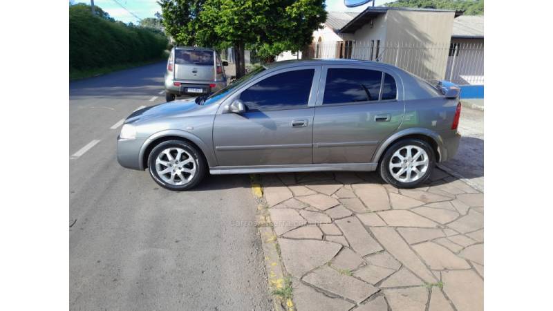 CHEVROLET - ASTRA - 2010/2011 - Cinza - R$ 36.000,00