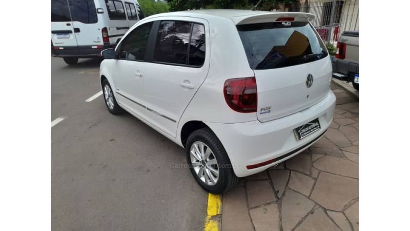 VOLKSWAGEN - FOX - 2012/2012 - Branca - R$ 37.900,00