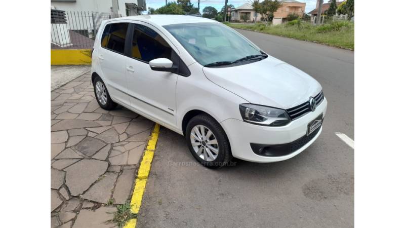 VOLKSWAGEN - FOX - 2012/2012 - Branca - R$ 37.900,00
