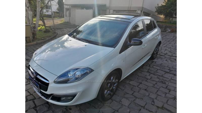 FIAT - BRAVO - 2015/2016 - Branca - R$ 60.000,00