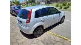 FORD - FIESTA - 2010/2011 - Prata - R$ 31.500,00