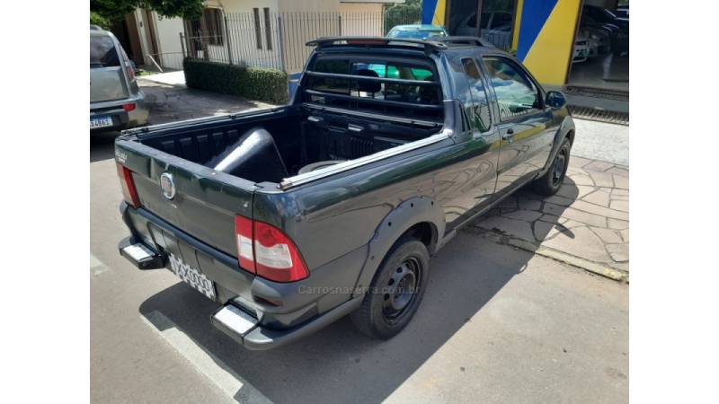 FIAT - STRADA - 2011/2012 - Verde - R$ 36.000,00