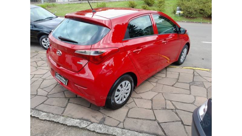 HYUNDAI - HB20 - 2014/2015 - Vermelha - R$ 45.900,00