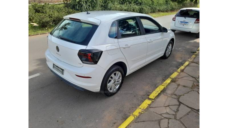 VOLKSWAGEN - POLO - 2023/2023 - Branca - R$ 71.900,00