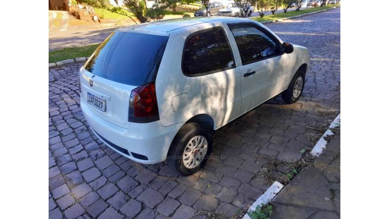 FIAT - PALIO - 2015/2016 - Branca - R$ 25.500,00