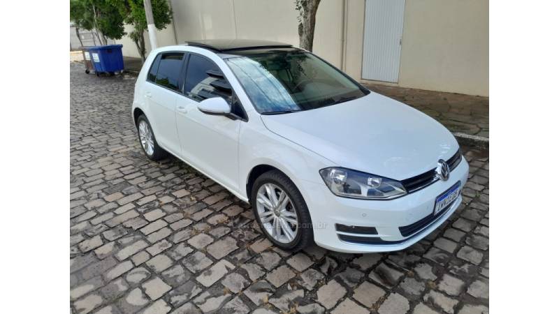 VOLKSWAGEN - GOLF - 2014/2015 - Branca - R$ 85.000,00