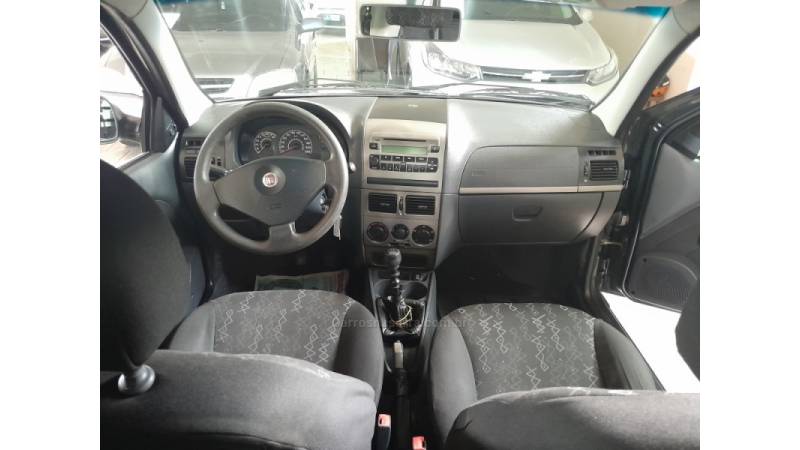 FIAT - STRADA - 2011/2012 - Verde - R$ 36.000,00