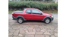 FIAT - STRADA - 2013/2014 - Vinho - R$ 59.900,00