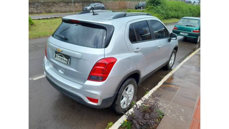 CHEVROLET - TRACKER - 2018/2018 - Prata - R$ 80.000,00
