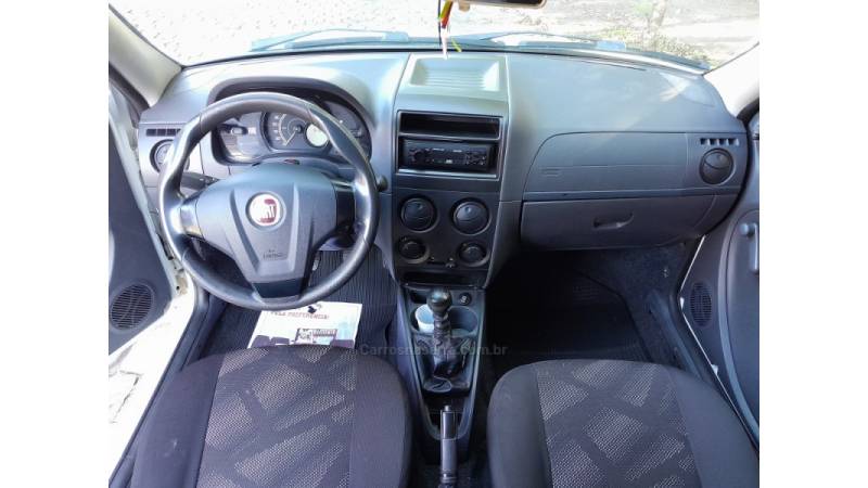 FIAT - PALIO - 2015/2016 - Branca - R$ 25.500,00