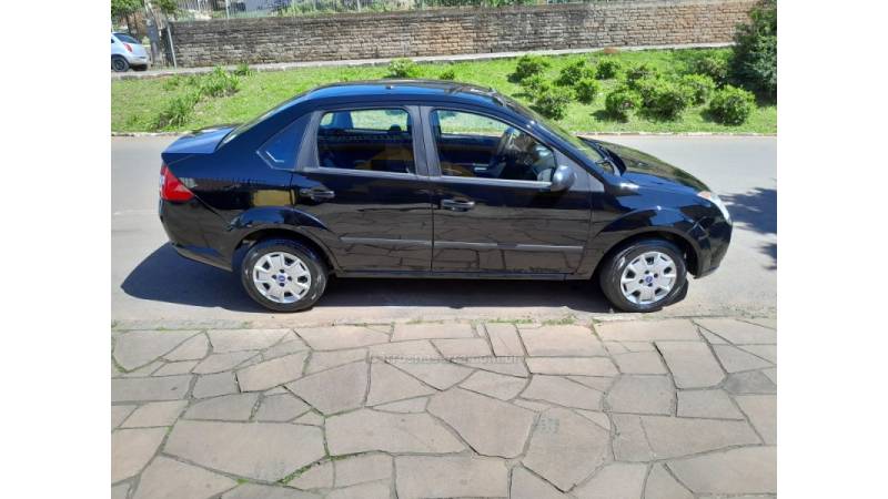 FORD - FIESTA - 2009/2010 - Preta - R$ 26.500,00