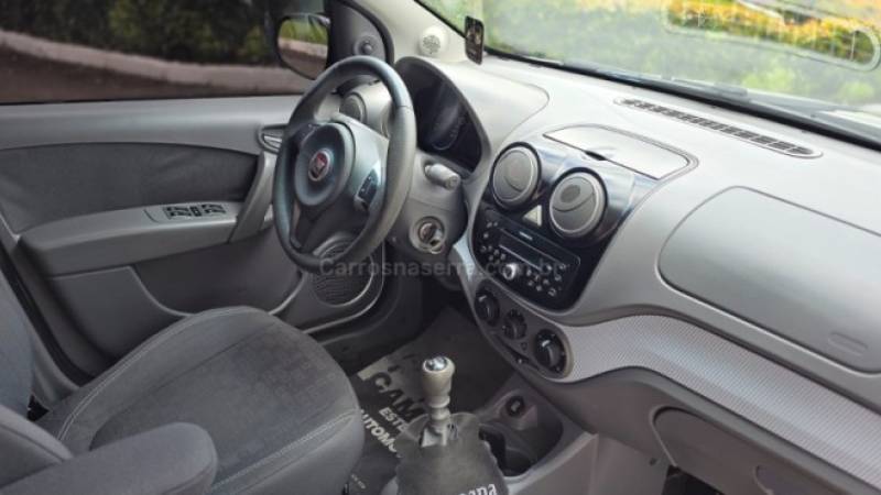 FIAT - PALIO - 2012/2013 - Prata - R$ 39.900,00