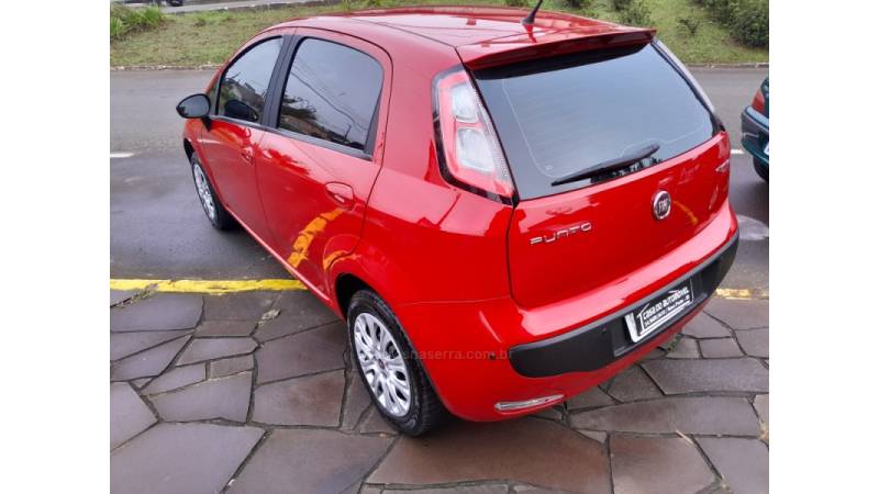 FIAT - PUNTO - 2015/2016 - Vermelha - R$ 47.900,00