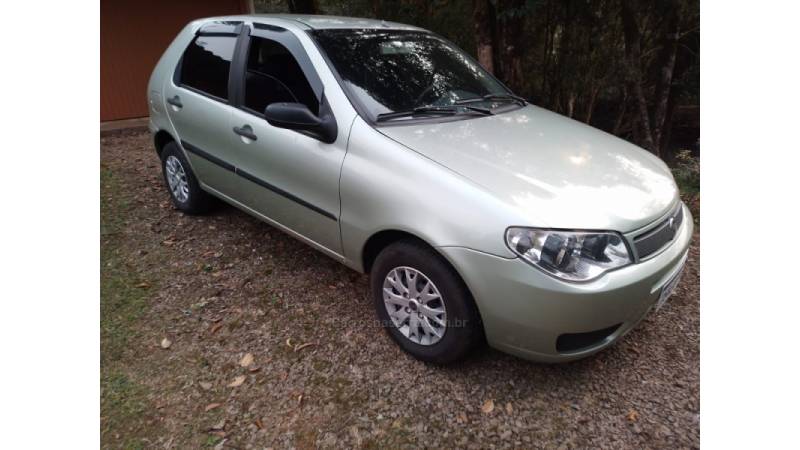 FIAT - PALIO - 2006/2007 - Verde - R$ 21.500,00