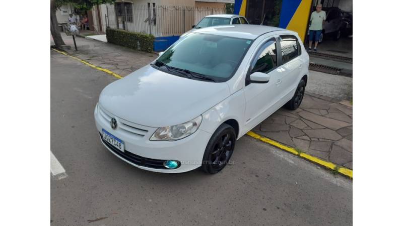 VOLKSWAGEN - GOL - 2010/2011 - Branca - R$ 26.000,00