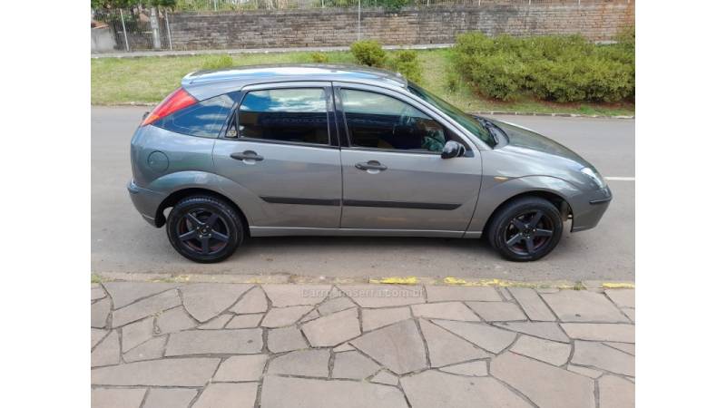 FORD - FOCUS - 2007/2008 - Cinza - R$ 20.500,00