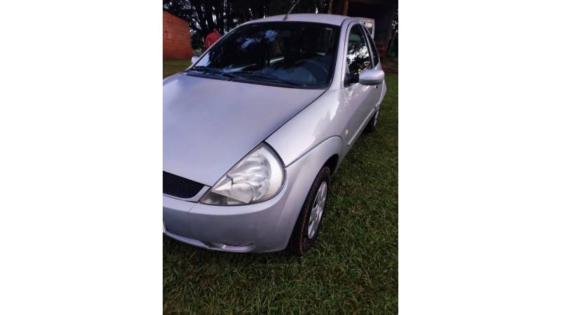 FORD - KA - 2003/2004 - Prata - R$ 13.500,00