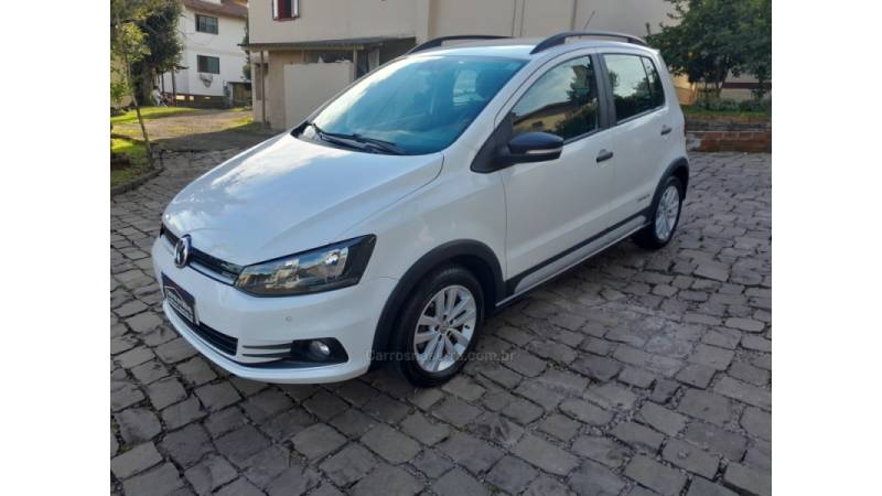 VOLKSWAGEN - FOX - 2015/2016 - Branca - R$ 53.900,00