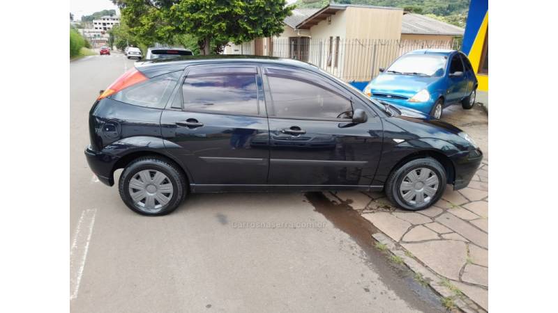 FORD - FOCUS - 2009/2009 - Preta - R$ 24.900,00