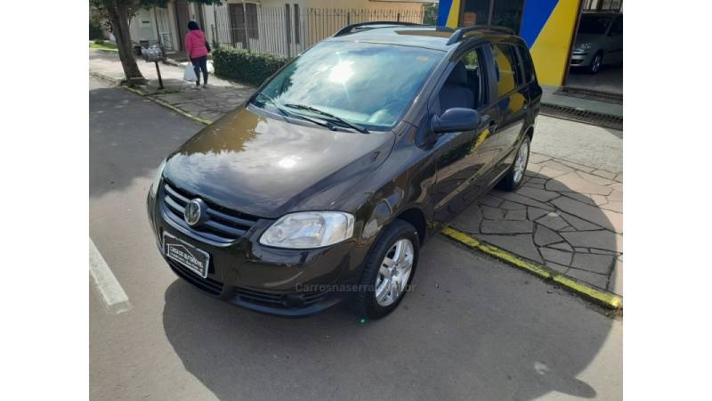 VOLKSWAGEN - SPACEFOX - 2006/2007 - Verde - R$ 27.500,00