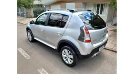 RENAULT - SANDERO - 2013/2013 - Prata - R$ 40.500,00