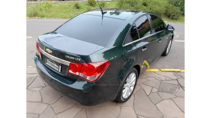 CHEVROLET - CRUZE - 2013/2014 - Verde - R$ 66.900,00