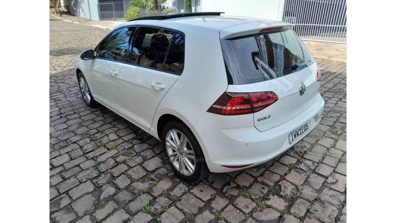 VOLKSWAGEN - GOLF - 2014/2015 - Branca - R$ 85.000,00