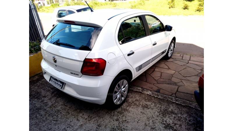 VOLKSWAGEN - GOL - 2018/2019 - Branca - R$ 44.500,00