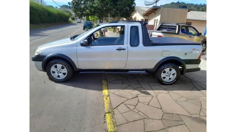 FIAT - STRADA - 2007/2007 - Prata - R$ 27.900,00