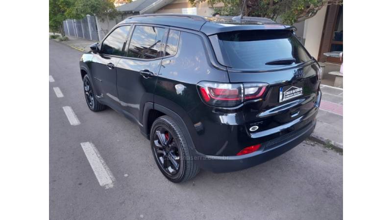 JEEP - COMPASS - 2022/2022 - Preta - R$ 128.900,00