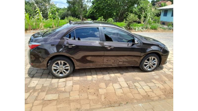 TOYOTA - COROLLA - 2018/2018 - Marrom - R$ 105.900,00